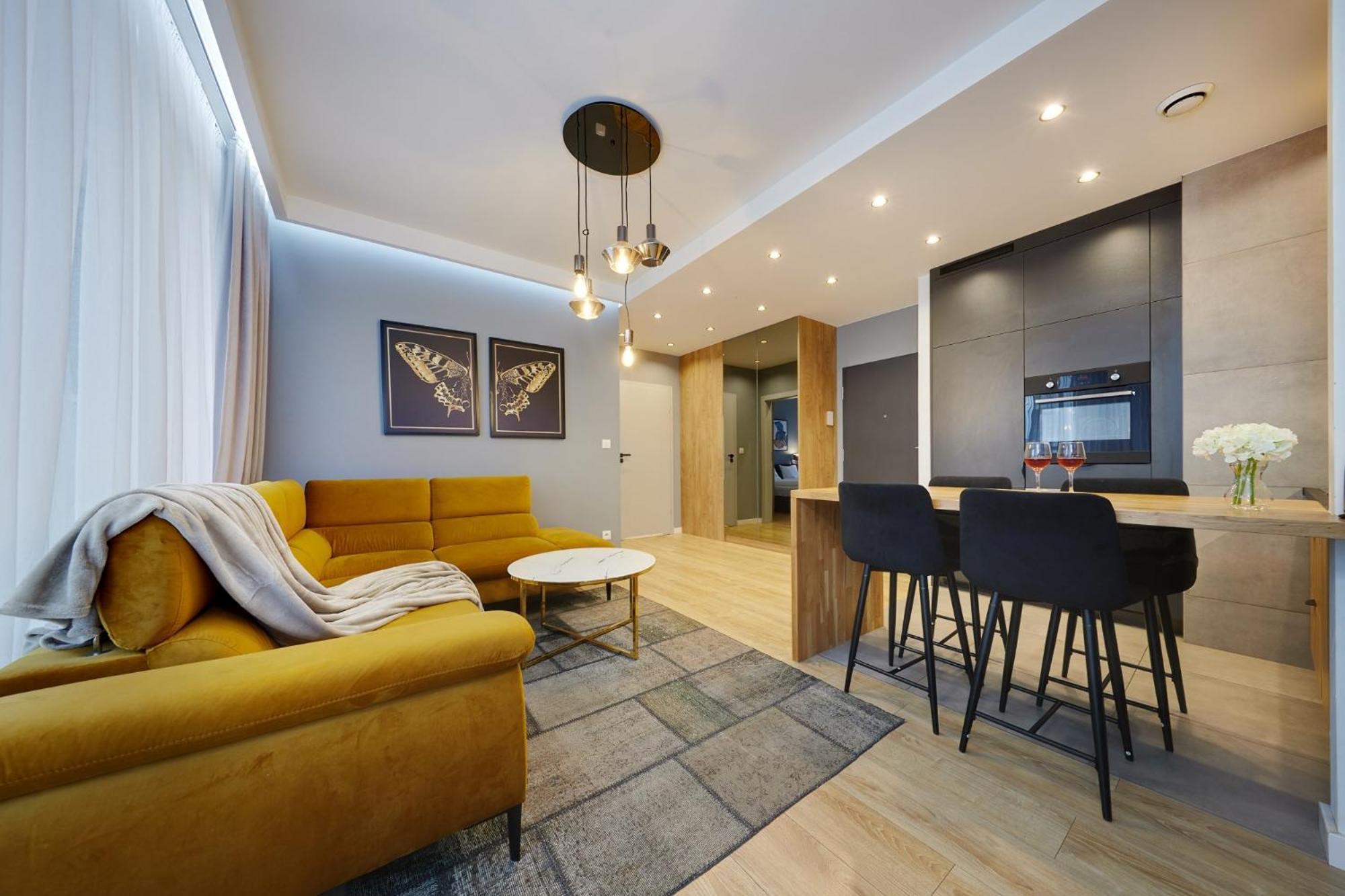 - Center - Chic And Luxury - S59 * Катовіце
